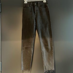 Levis Wedgie Fit Straight Leg Jeans - Distressed Black, frayed ankle. Size 25